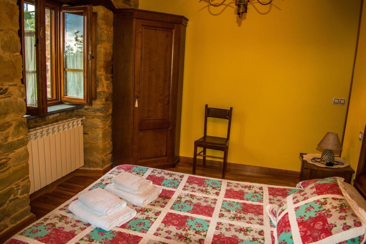 Apartamentos Rurales Tia Vicenta Санта-Эулалия-де-Оскос Экстерьер фото