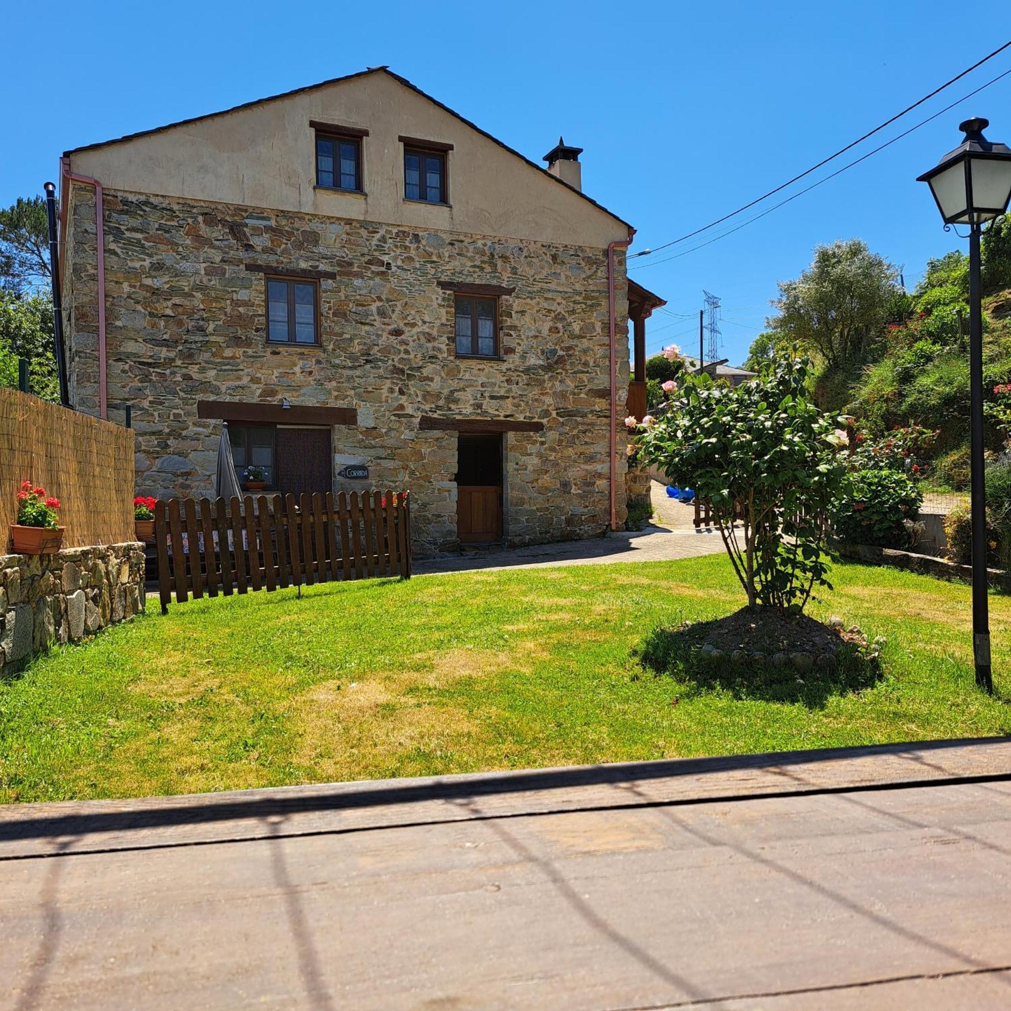 Apartamentos Rurales Tia Vicenta Санта-Эулалия-де-Оскос Экстерьер фото