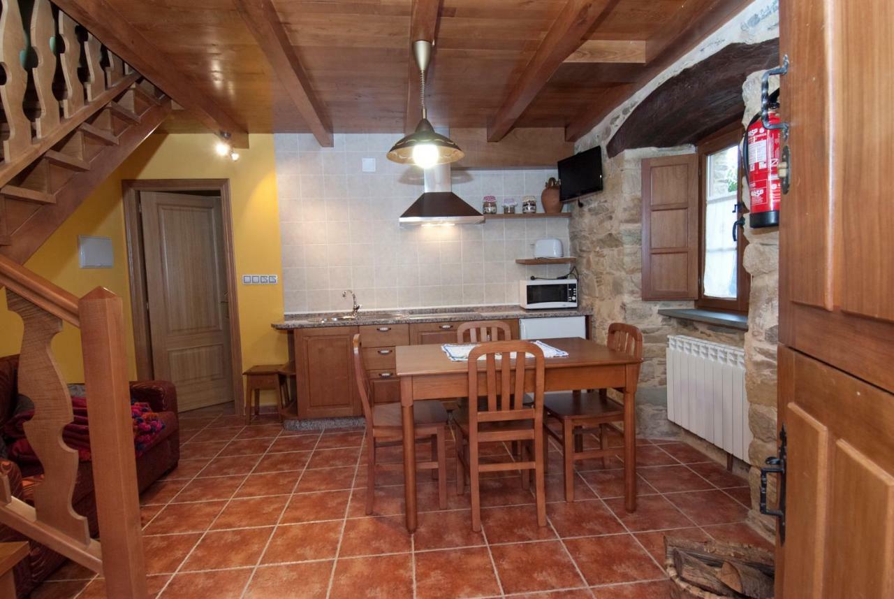 Apartamentos Rurales Tia Vicenta Санта-Эулалия-де-Оскос Экстерьер фото